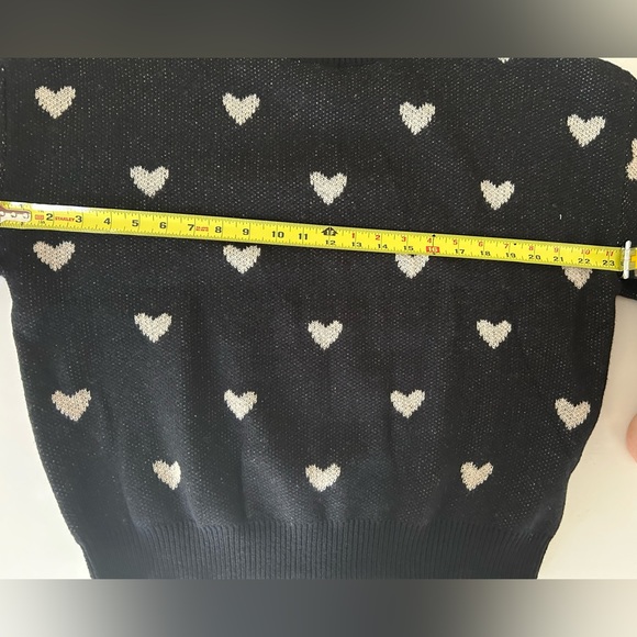 Black and White Heart Sweater - Picture 4 of 5
